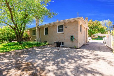 Photo 20 at 48 Cartier Crescent, Crosby, Richmond Hill