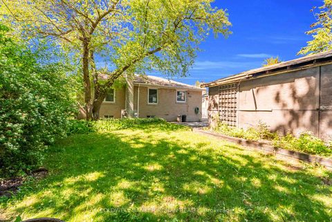 Photo 25 at 48 Cartier Crescent, Crosby, Richmond Hill
