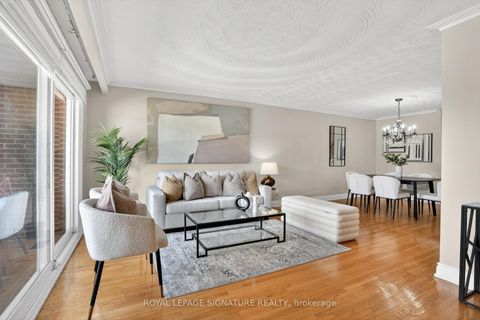 Photo 2 at 164B Edmonton Drive, Pleasant View, Toronto