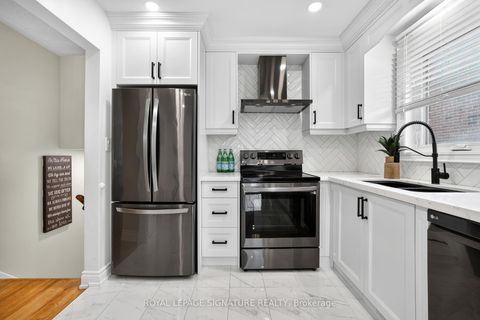 Photo 5 at 164B Edmonton Drive, Pleasant View, Toronto