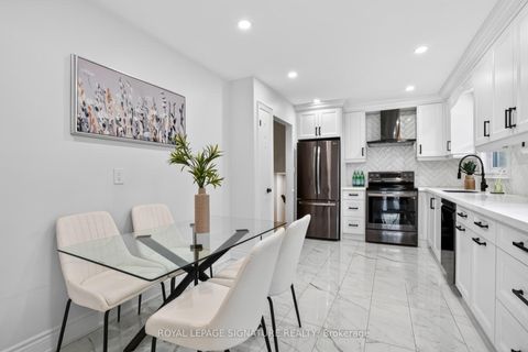 Photo 6 at 164B Edmonton Drive, Pleasant View, Toronto