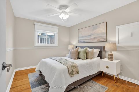 Photo 17 at 164B Edmonton Drive, Pleasant View, Toronto