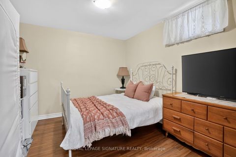 Photo 32 at 164B Edmonton Drive, Pleasant View, Toronto