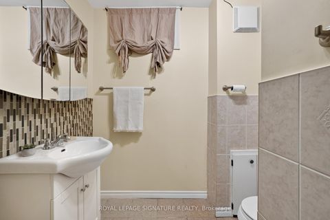 Photo 33 at 164B Edmonton Drive, Pleasant View, Toronto