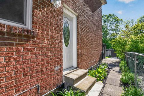 Photo 35 at 164B Edmonton Drive, Pleasant View, Toronto