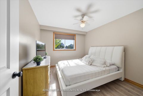 Photo 18 at 35 Sunvale Drive, Richview, Toronto