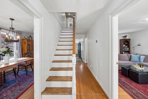 Photo 3 at 37 Arnold Crescent, Mill Pond, Richmond Hill