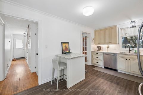 Photo 10 at 37 Arnold Crescent, Mill Pond, Richmond Hill