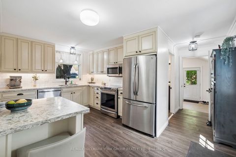 Photo 12 at 37 Arnold Crescent, Mill Pond, Richmond Hill