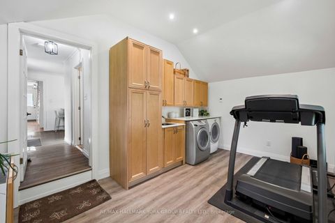 Photo 16 at 37 Arnold Crescent, Mill Pond, Richmond Hill