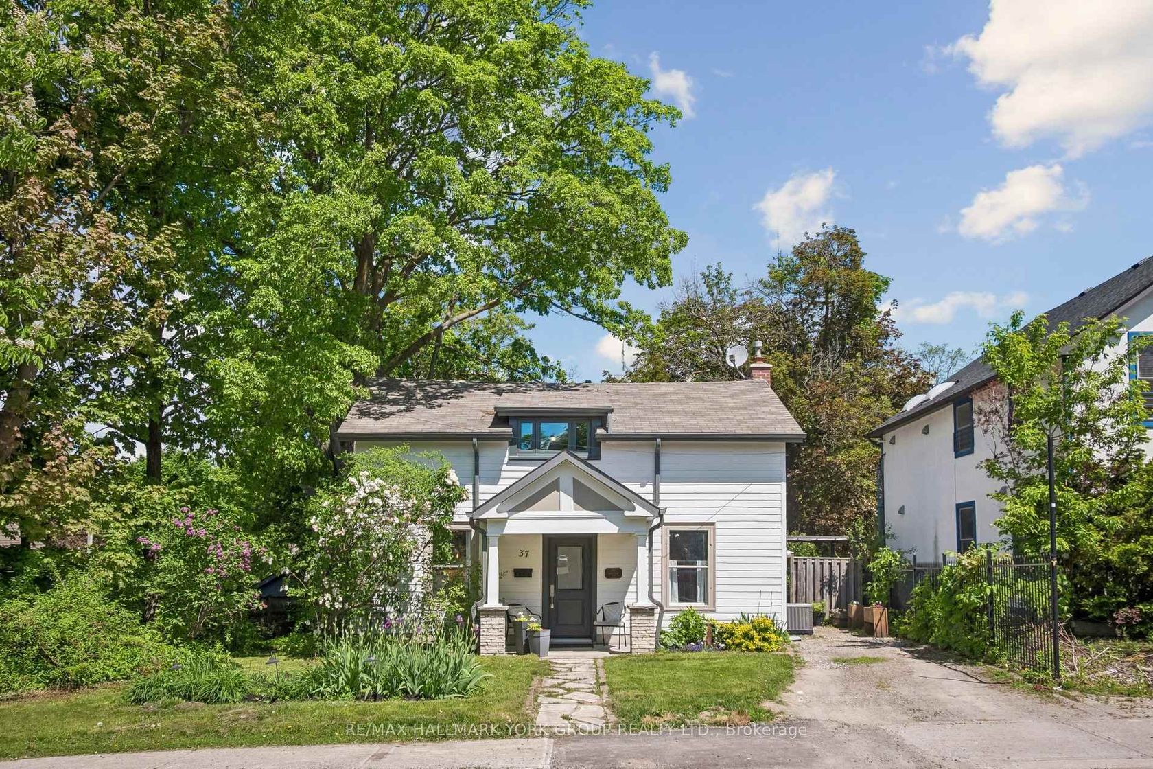 37 Arnold Crescent, Mill Pond, Richmond Hill 