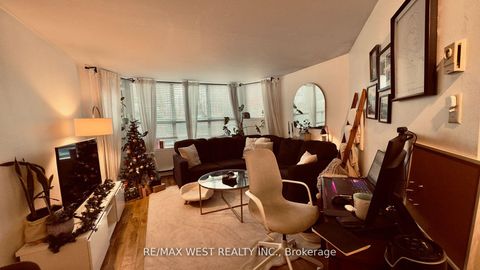 Photo 5 at 1061 Bathurst Street, Annex, Toronto