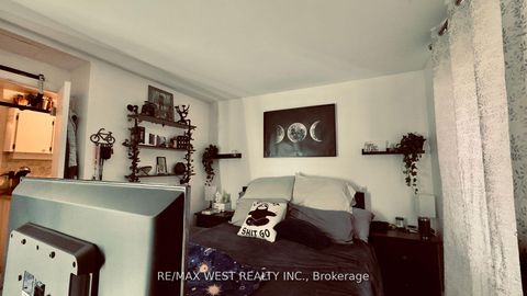 Photo 10 at 1061 Bathurst Street, Annex, Toronto