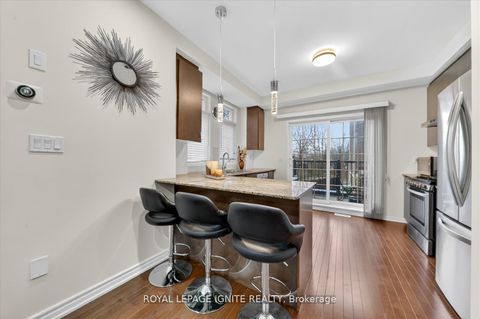 Photo 11 at 95 - 117A THE QUEENSWAY, Swansea, Toronto