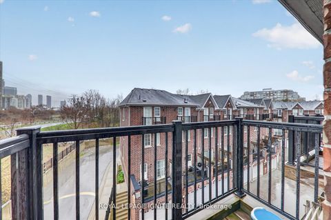 Photo 32 at 95 - 117A THE QUEENSWAY, Swansea, Toronto