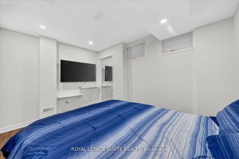 Photo 35 at 95 - 117A THE QUEENSWAY, Swansea, Toronto