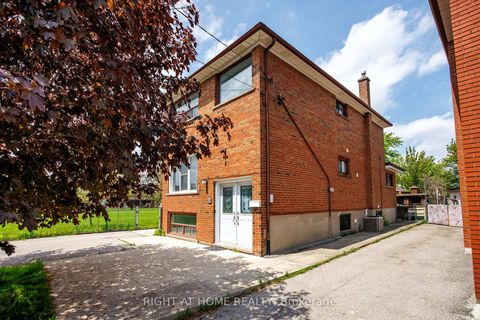 Photo 2 at 72 Katherine Road, CFB, Toronto