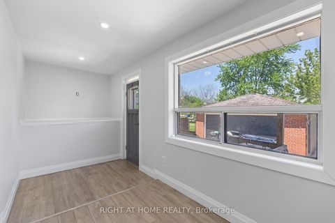 Photo 6 at 72 Katherine Road, CFB, Toronto