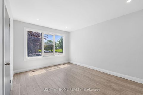 Photo 7 at 72 Katherine Road, CFB, Toronto