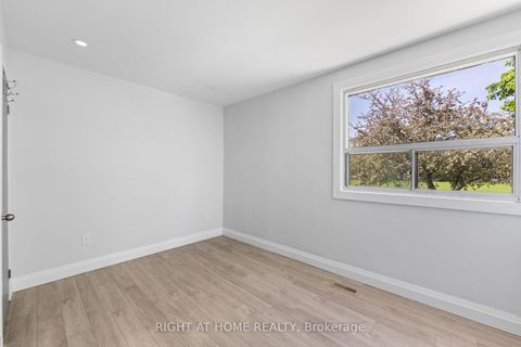Photo 8 at 72 Katherine Road, CFB, Toronto