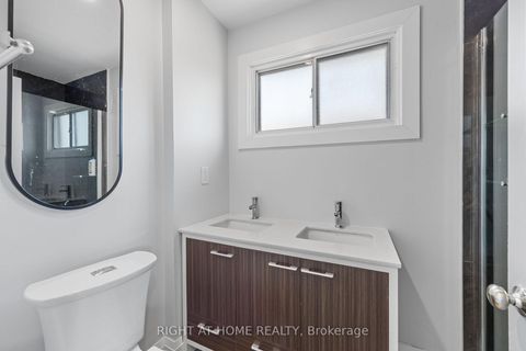 Photo 14 at 72 Katherine Road, CFB, Toronto