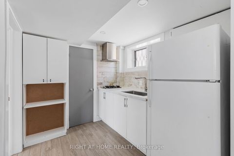 Photo 21 at 72 Katherine Road, CFB, Toronto