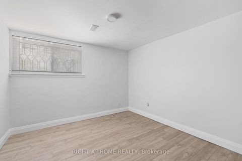 Photo 22 at 72 Katherine Road, CFB, Toronto