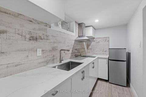 Photo 28 at 72 Katherine Road, CFB, Toronto