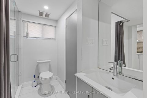Photo 29 at 72 Katherine Road, CFB, Toronto