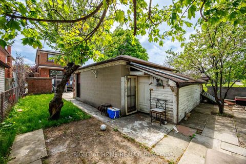 Photo 32 at 72 Katherine Road, CFB, Toronto