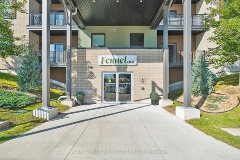 Photo 9 at 102 - 6 Spice Way, Rural Barrie Southeast, Barrie