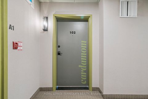 Photo 13 at 102 - 6 Spice Way, Rural Barrie Southeast, Barrie