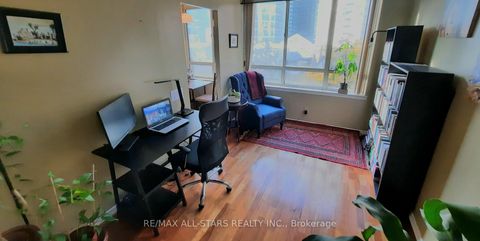 Photo 3 at 503 - 633 Bay Street, Bay Street Corridor, Toronto