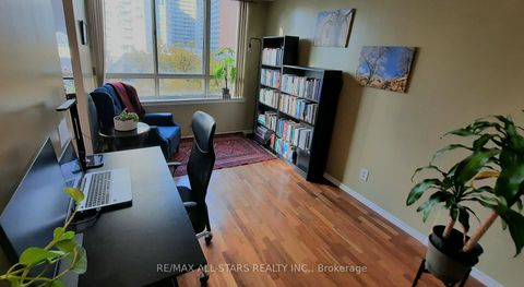 Photo 5 at 503 - 633 Bay Street, Bay Street Corridor, Toronto