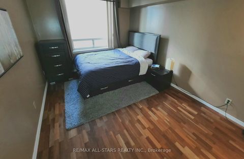 Photo 15 at 503 - 633 Bay Street, Bay Street Corridor, Toronto