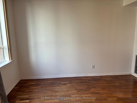 Photo 36 at 503 - 633 Bay Street, Bay Street Corridor, Toronto