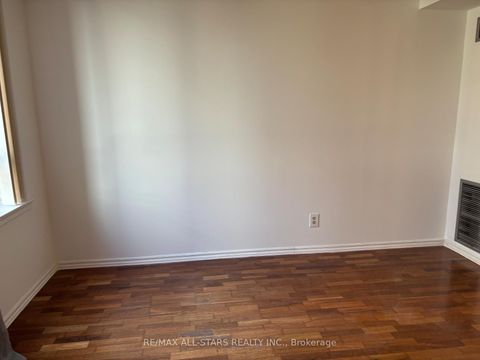 Photo 37 at 503 - 633 Bay Street, Bay Street Corridor, Toronto
