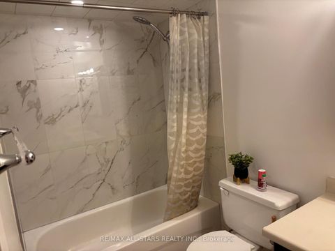 Photo 39 at 503 - 633 Bay Street, Bay Street Corridor, Toronto