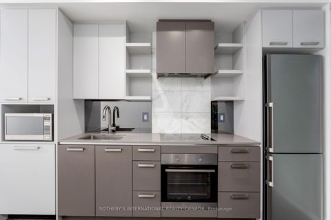 Photo 8 at 716 - 1830 Bloor Street W, High Park North, Toronto