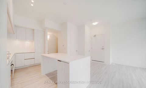 Photo 3 at 1508 - 11 David Eyer Road, Rural Richmond Hill, Richmond Hill