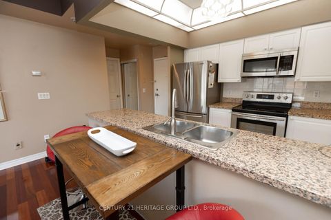Photo 13 at 405 - 211 Randolph Road, Leaside, Toronto