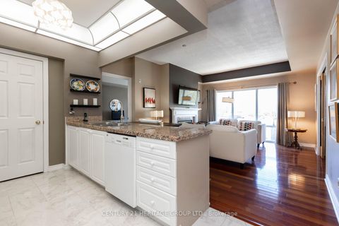 Photo 15 at 405 - 211 Randolph Road, Leaside, Toronto