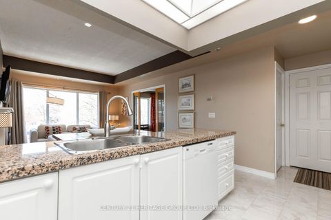 Photo 20 at 405 - 211 Randolph Road, Leaside, Toronto