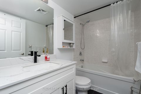 Photo 10 at 3712 - 19 Grand Trunk Crescent, Waterfront Communities C1, Toronto