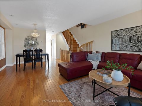 Photo 7 at 64 - 2758 Eglinton Avenue E, Eglinton East, Toronto