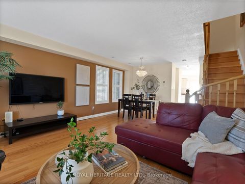 Photo 8 at 64 - 2758 Eglinton Avenue E, Eglinton East, Toronto