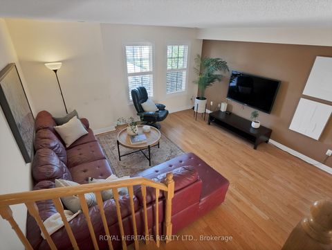Photo 9 at 64 - 2758 Eglinton Avenue E, Eglinton East, Toronto
