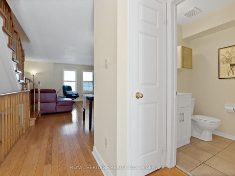 Photo 11 at 64 - 2758 Eglinton Avenue E, Eglinton East, Toronto