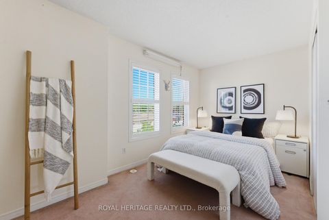 Photo 18 at 64 - 2758 Eglinton Avenue E, Eglinton East, Toronto
