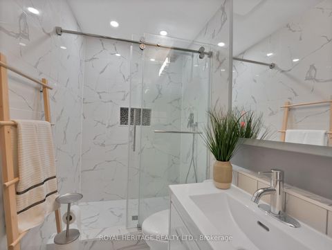 Photo 25 at 64 - 2758 Eglinton Avenue E, Eglinton East, Toronto